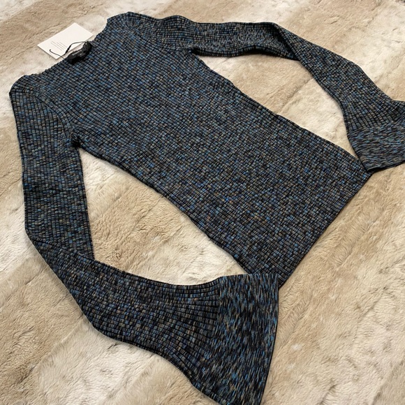 NWT💕Theory Cabled Print Ribbed Boatneck Sweater with Bell Sleeves Size P - Picture 7 of 14